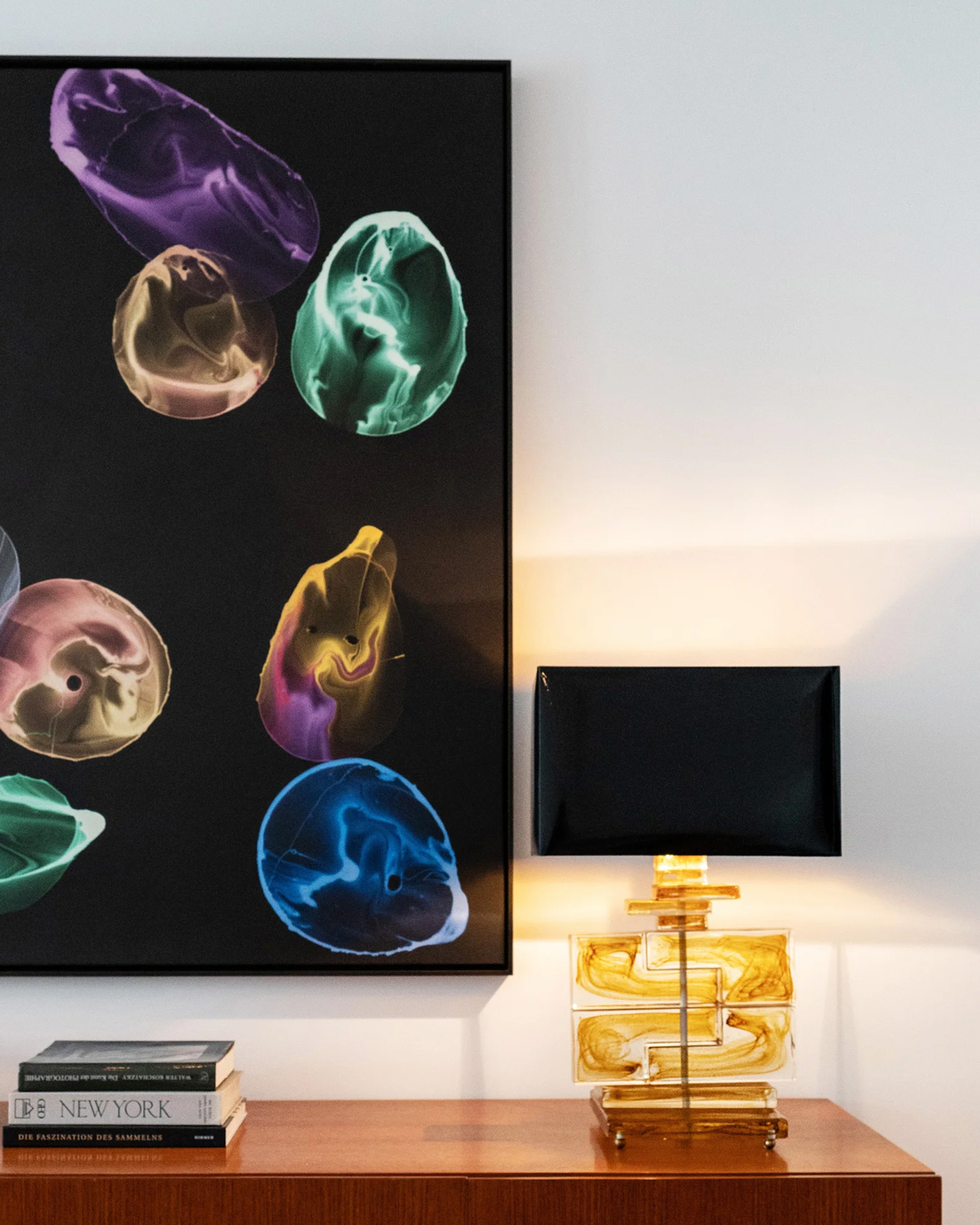 A detail from a private interior: art, light, and materiality become part of the spatial effect.